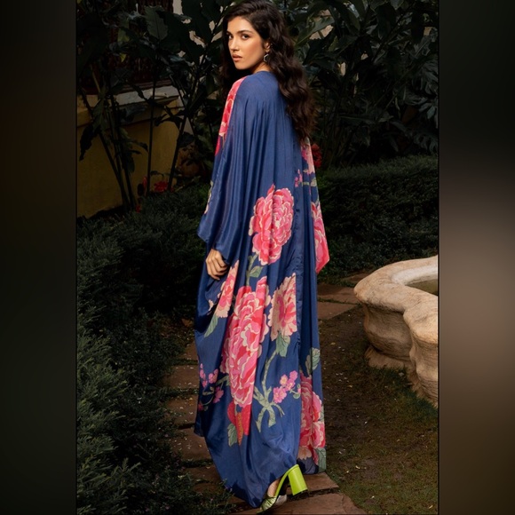 Paulmi & Harah: Blue crepe printed and embroidered kaftan - Picture 3 of 8
